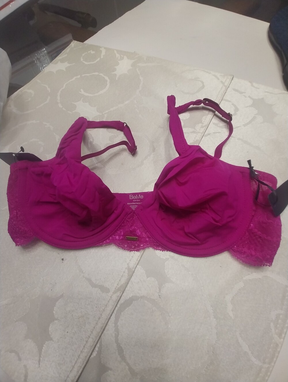 BeMe New York NWT‎ Unlined Underwire Demi Cup Bra Size 36 C Magenta Lace Trim